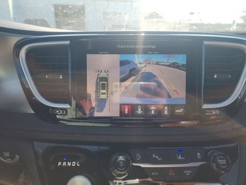 New 2026 Chrysler Pacifica Pinnacle image 3