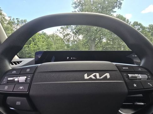 Used 2025 Kia K4 FWD image 26