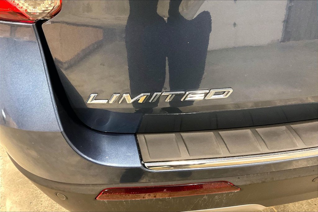 Used 2020 Ford Explorer Limited AWD/4WD image 25