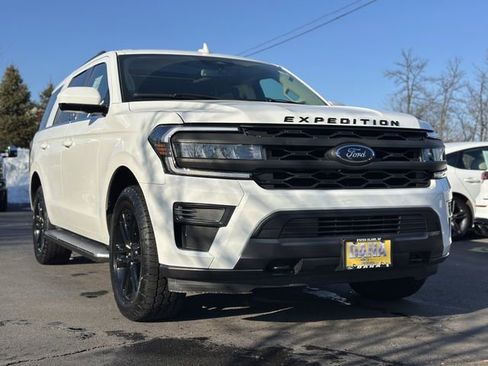 Certified 2022 Ford Expedition XLT image 50