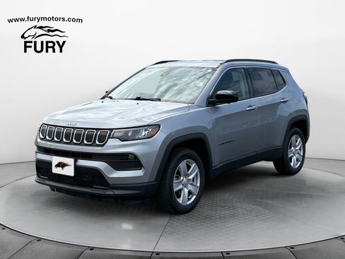 Used 2022 Jeep Compass Latitude w/ Convenience Group AWD/4WD image 7