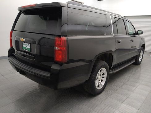 Used 2017 Chevrolet Suburban LT image 9