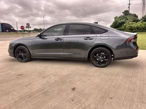 Used 2025 Honda Accord SE image 4