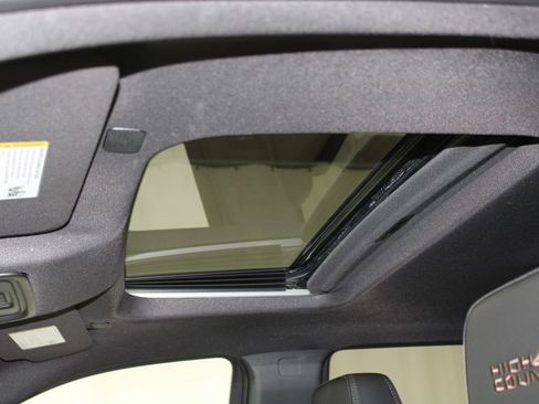 Used 2024 Chevrolet Silverado 1500 High Country w/ High Country Premium Package image 59