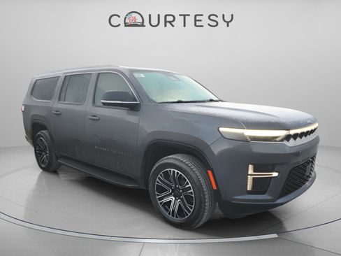 New 2026 Jeep Grand Wagoneer L 4WD w/ Premium Group I image 5