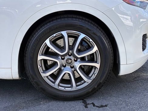 Used 2020 Maserati Levante S AWD/4WD image 53