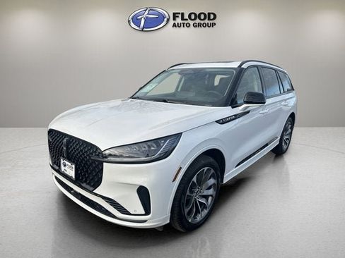 New 2026 Lincoln Aviator AWD image 3