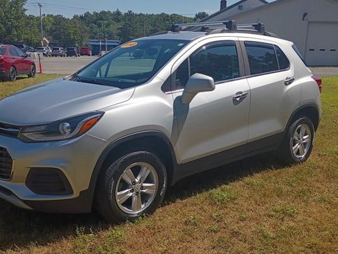 Used 2018 Chevrolet Trax LT w/ LT Convenience Package AWD/4WD image 3