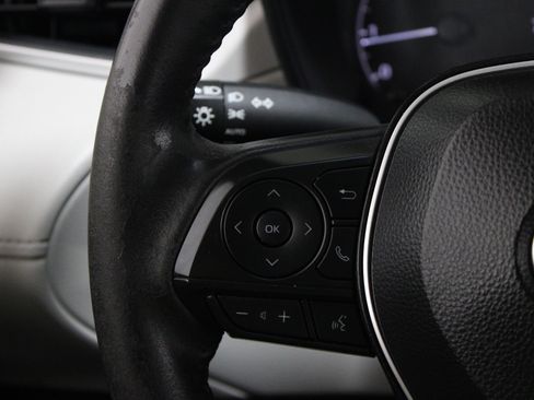 Used 2024 Toyota Corolla Cross LE FWD image 8