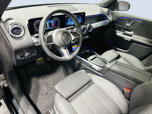 Used 2026 Mercedes-Benz GLB 250 4MATIC image 6