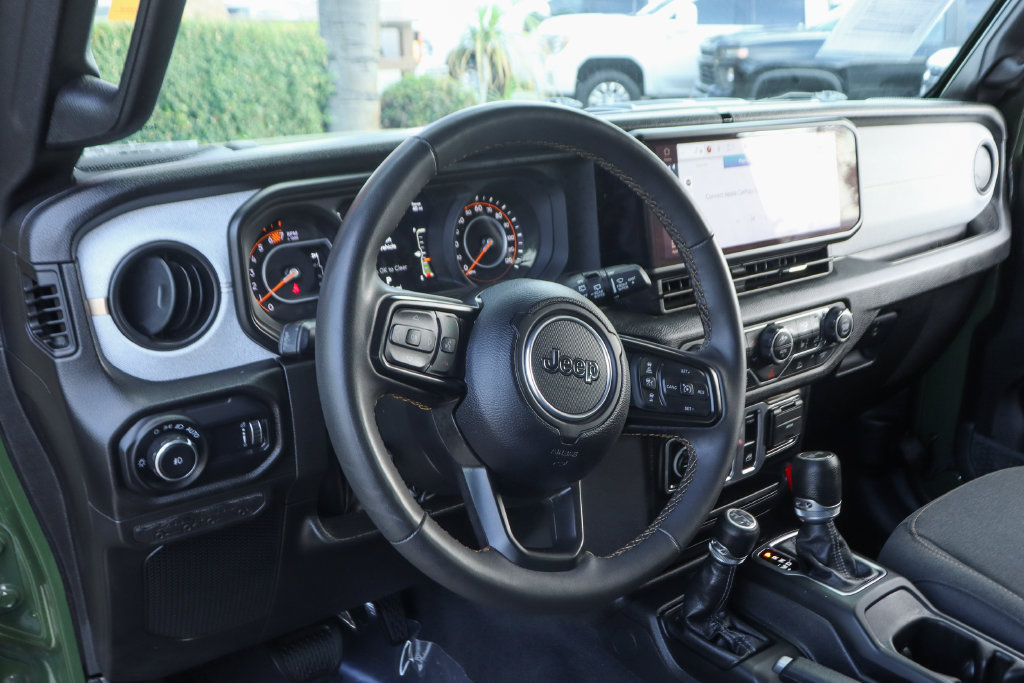 Used 2024 Jeep Wrangler Sport AWD/4WD image 19