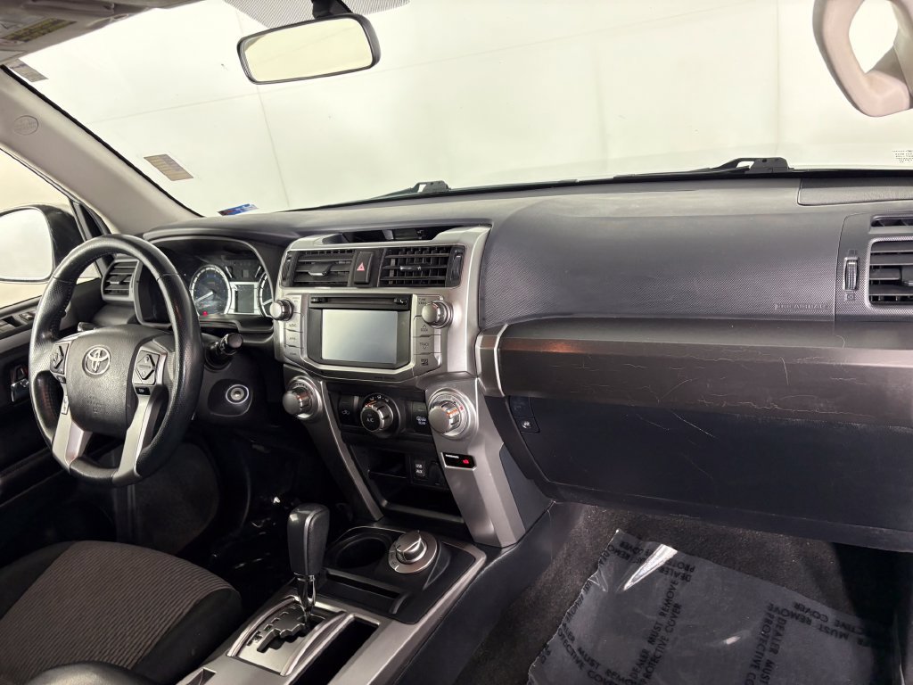 Used 2016 Toyota 4Runner SR5 AWD/4WD image 32
