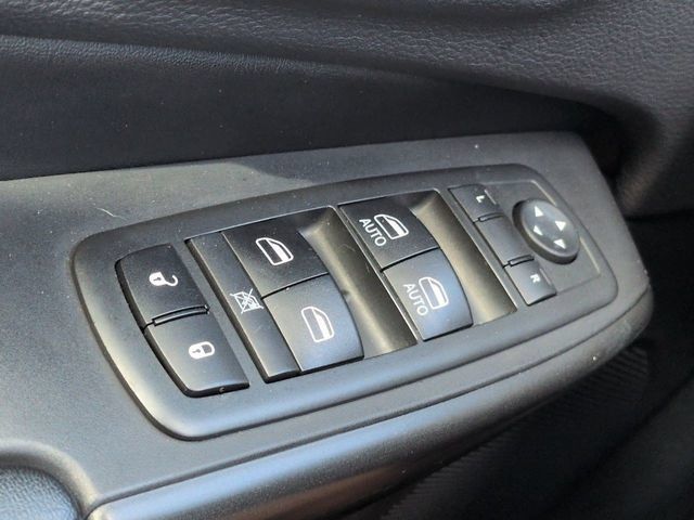 Used 2019 Jeep Cherokee Trailhawk AWD/4WD image 23