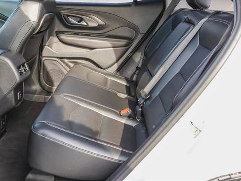 Used 2023 GMC Terrain SLT image 23