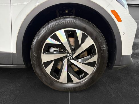 Used 2023 Volkswagen ID.4 Pro AWD/4WD image 36