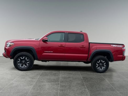Used 2022 Toyota Tacoma TRD Off-Road w/ Technology Package AWD/4WD image 3