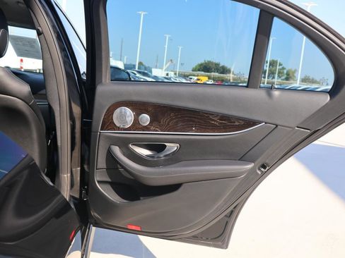 Used 2018 Mercedes-Benz E 300 image 21