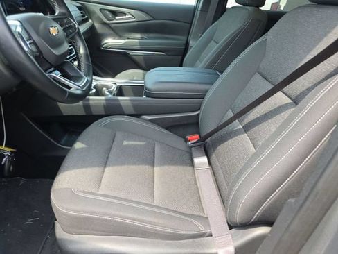 Used 2025 Chevrolet Traverse LT AWD/4WD image 12