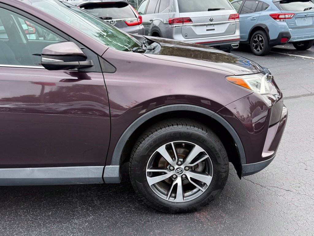 Used 2018 Toyota RAV4 XLE AWD/4WD image 12