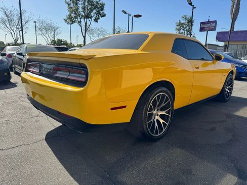 Used 2017 Dodge Challenger R/T RWD image 4