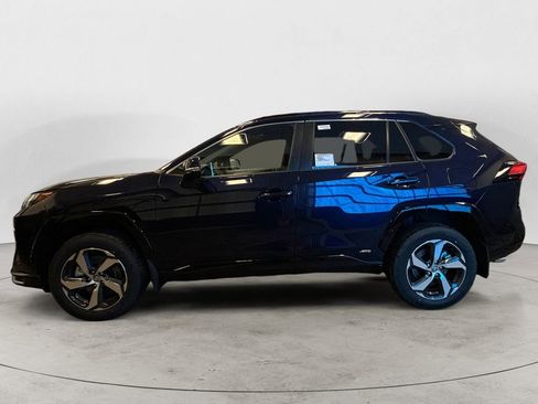 New 2025 Toyota RAV4 SE image 2