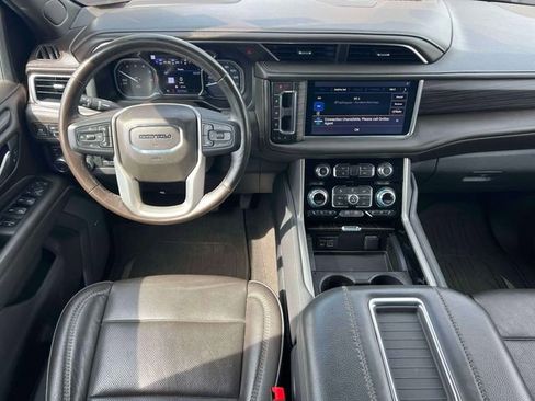 Used 2021 GMC Yukon XL Denali w/ Denali Ultimate Package AWD/4WD image 12