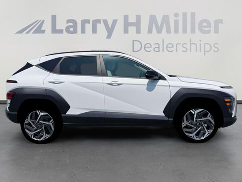 New 2026 Hyundai Kona SEL Premium FWD image 9