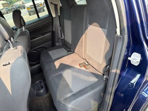 Used 2014 Jeep Patriot Latitude AWD/4WD image 19