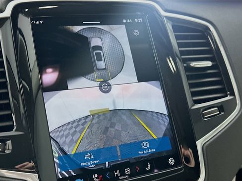 Used 2024 Volvo XC90 B6 Plus image 23