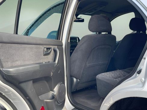 Used 2007 Kia Sorento LX w/ Sport Pkg image 12