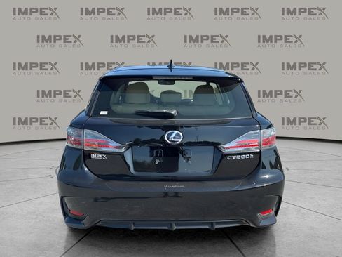 Used 2015 Lexus CT 200h w/ Navigation Package FWD image 4