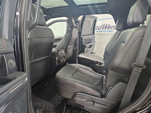 Used 2024 Ford Expedition Platinum AWD/4WD image 21