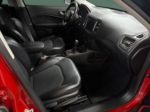 Used 2020 Jeep Compass Trailhawk AWD/4WD image 16