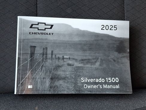 Used 2025 Chevrolet Silverado 1500 Custom Trail Boss AWD/4WD image 25