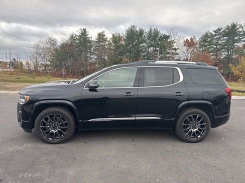 Used 2023 GMC Acadia Denali image 2