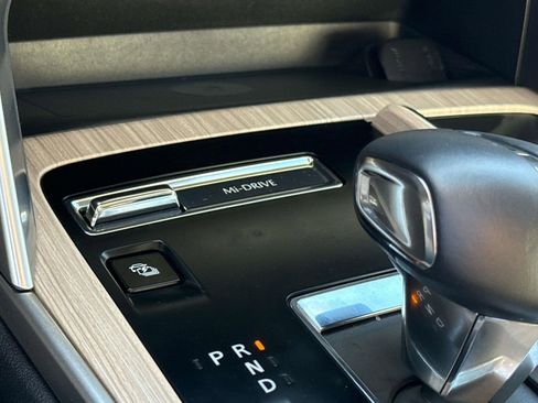 Certified 2025 MAZDA CX-90 Plug-In Hybrid w/ Preferred image 28