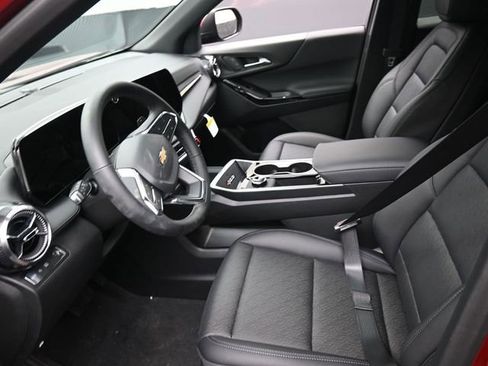 New 2026 Chevrolet Equinox LT w/ Convenience Package II image 8