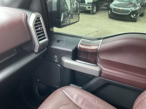 Used 2015 Ford F150 Platinum w/ Equipment Group 701A Luxury image 19