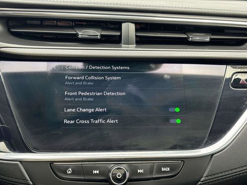 Used 2022 Buick Encore GX Essence w/ Experience Buick Package AWD/4WD image 25