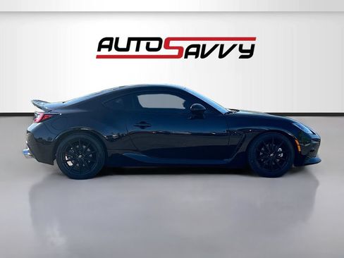 Used 2024 Toyota GR86 Premium RWD image 8