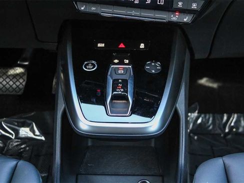 Used 2024 Audi Q4 e-tron Premium Plus image 14