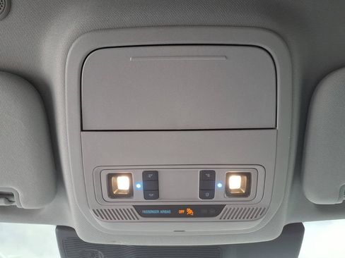 Used 2022 Ford Explorer XLT w/ Equipment Group 202A AWD/4WD image 18