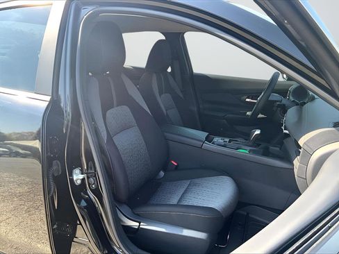 Used 2026 Nissan Sentra SV w/ Floor Mat Package FWD image 17