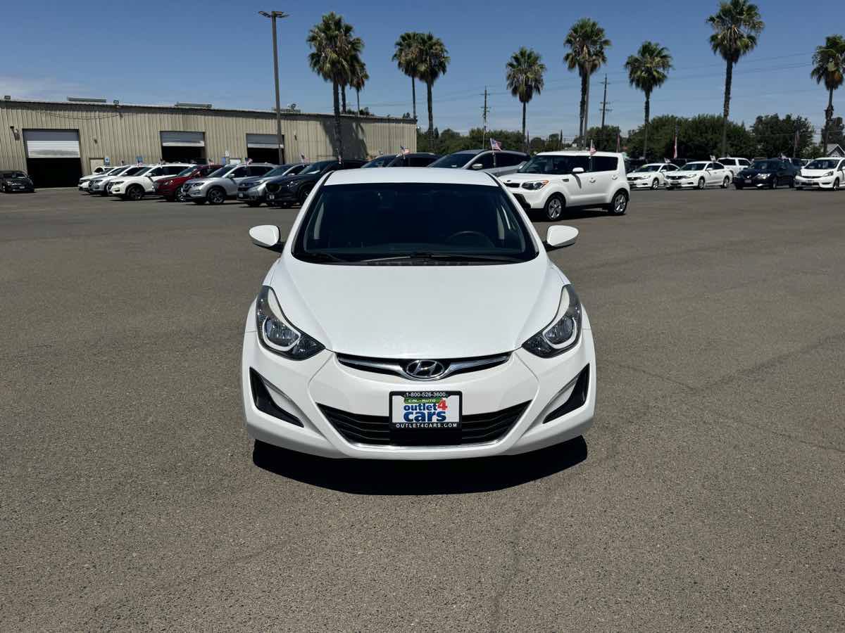 Used 2015 Hyundai Elantra SE FWD image 4