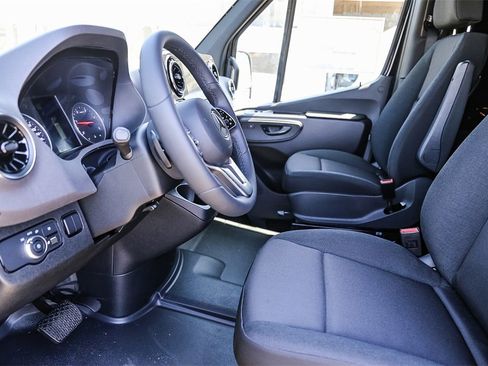 Used 2024 Mercedes-Benz Sprinter 144 Cargo image 20