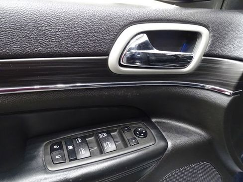 Used 2021 Jeep Grand Cherokee Limited image 19