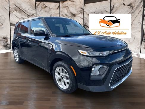 Used 2020 Kia Soul S FWD image 1