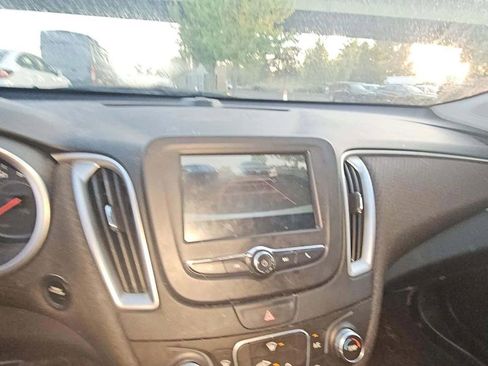 Used 2018 Chevrolet Malibu LS image 23