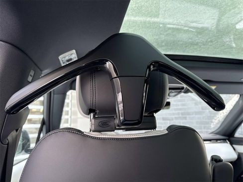 New 2026 Land Rover Range Rover Sport Dynamic SE image 14