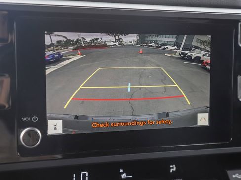 Used 2025 Toyota Tundra SR5 w/ SR5 Convenience Package AWD/4WD image 28